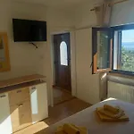 Stari Dvori 라브