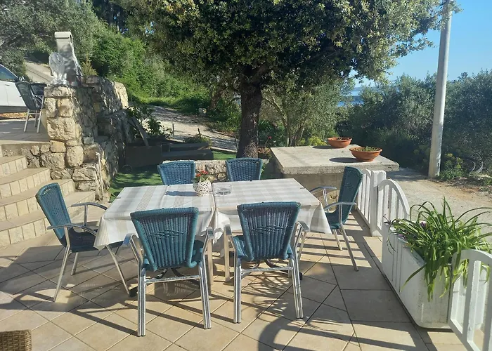 Stari Dvori